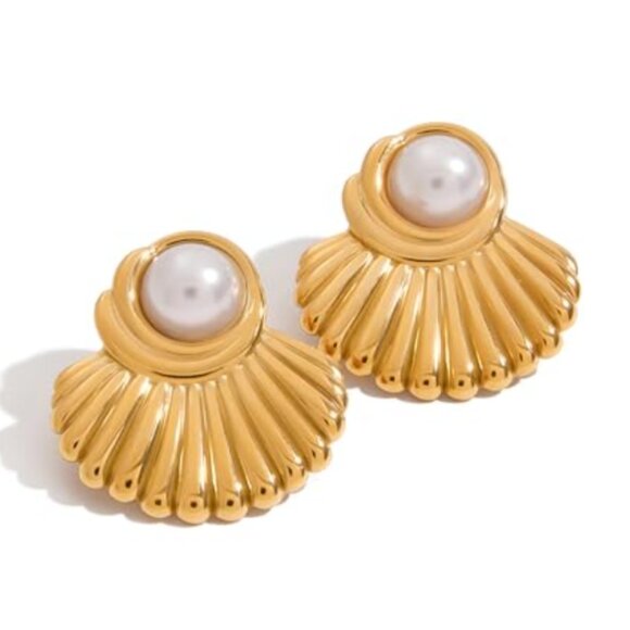 NWOT Anthropologie Pearl Seashell Earrings - Picture 1 of 5